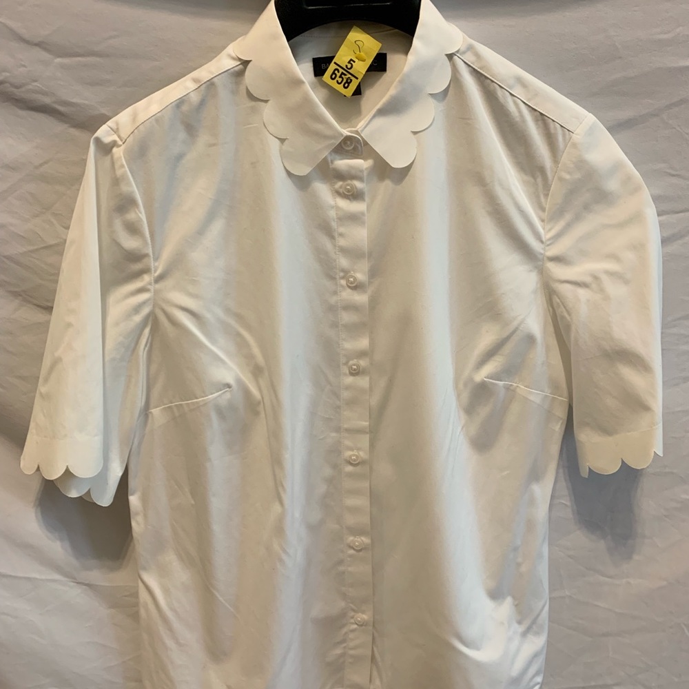 Banana Republic scalloped dress shirt